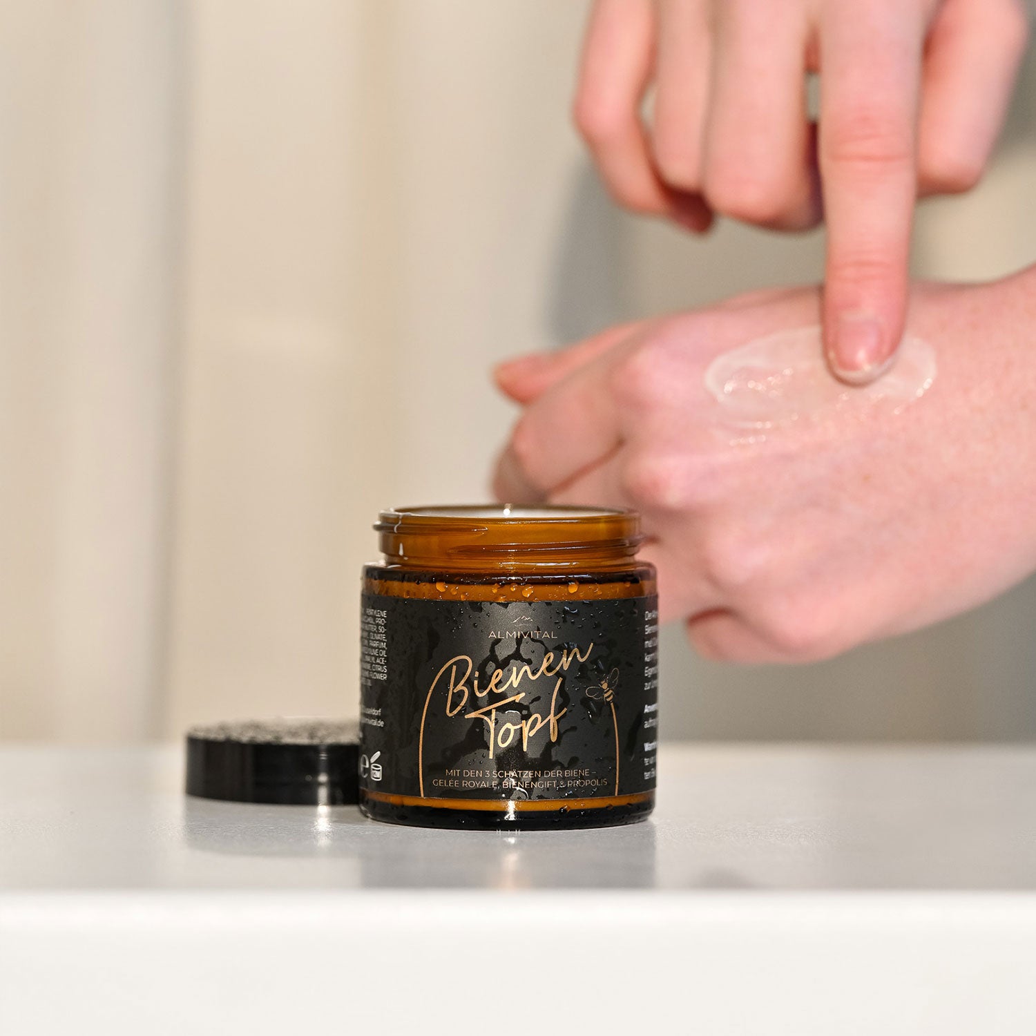 ALMIVITAL BienenTopf – Die Kraft der Bienen für die Haut 110ml
